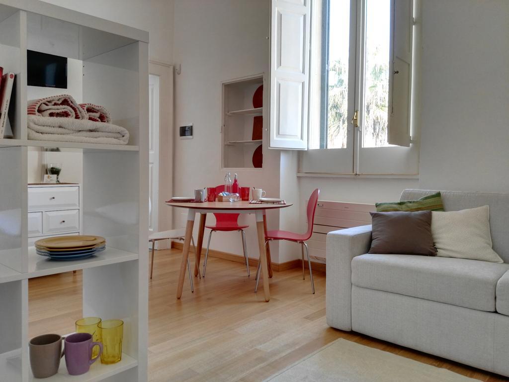 B&B La Casa Gialla เลชเช ภายนอก รูปภาพ