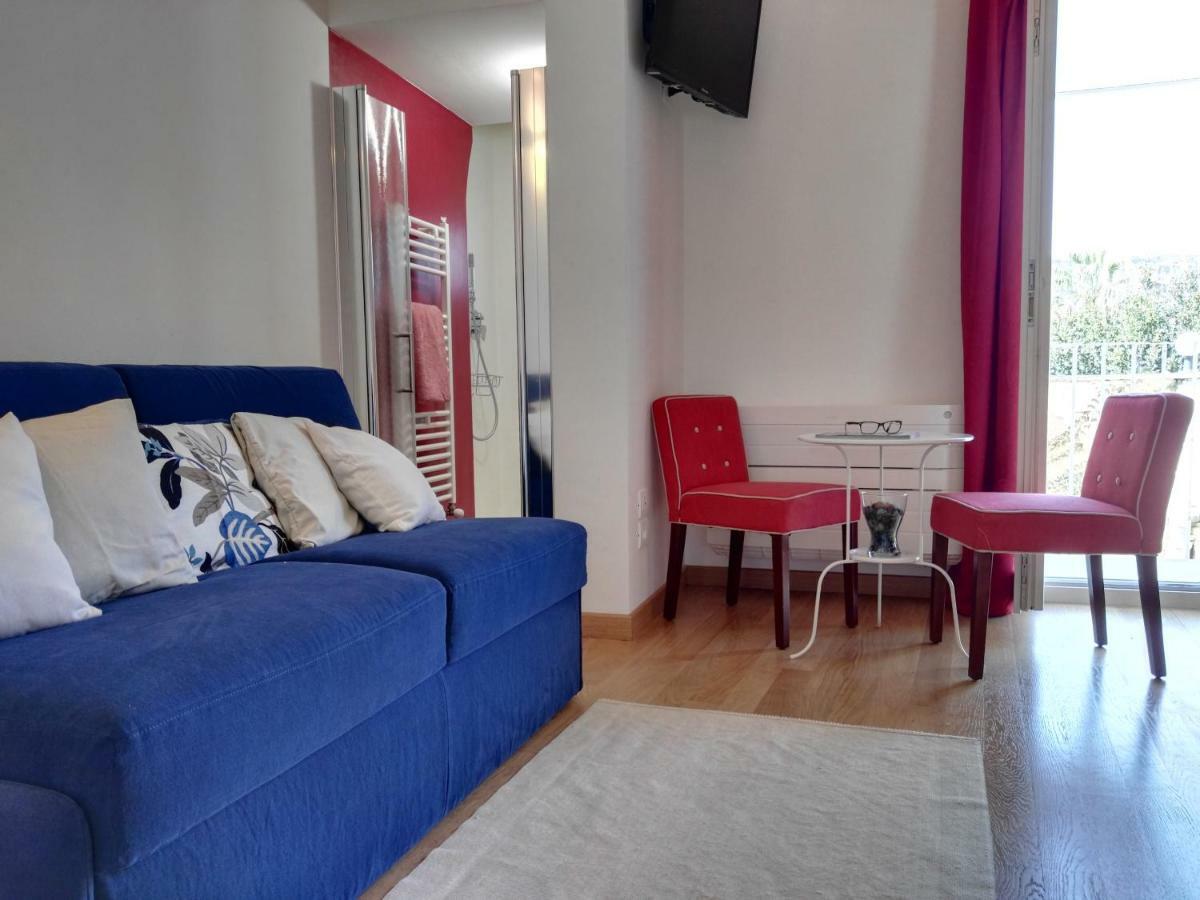 B&B La Casa Gialla เลชเช ภายนอก รูปภาพ