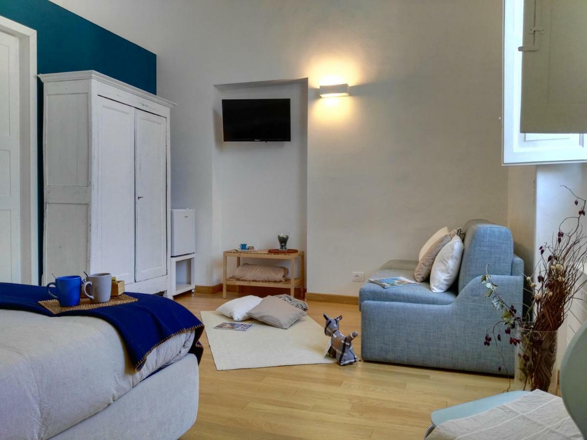B&B La Casa Gialla เลชเช ภายนอก รูปภาพ
