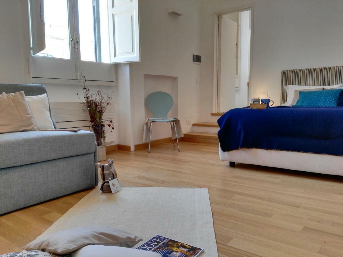 B&B La Casa Gialla เลชเช ภายนอก รูปภาพ